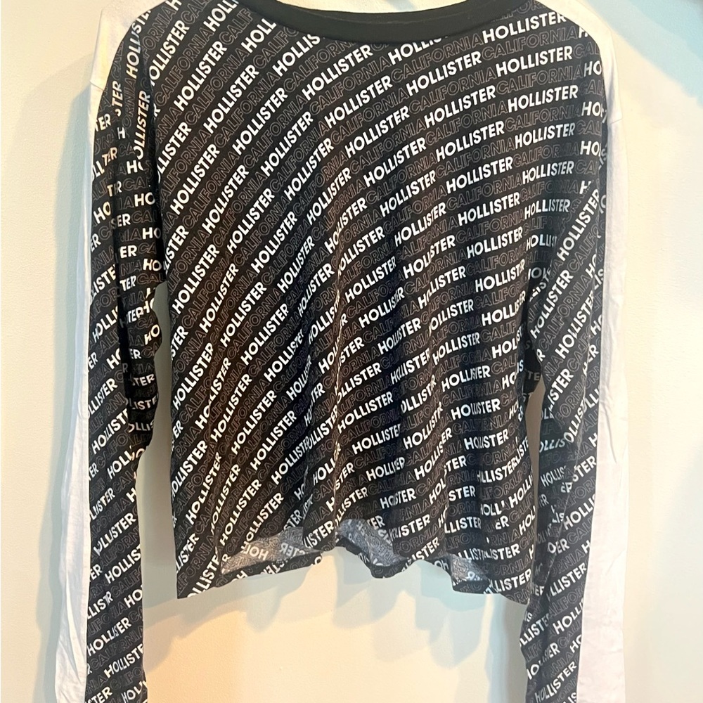 Black and white Long sleeve HOLLISTER shirt. Size M kids